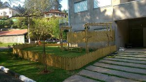 como fazer uma cerca de bambu